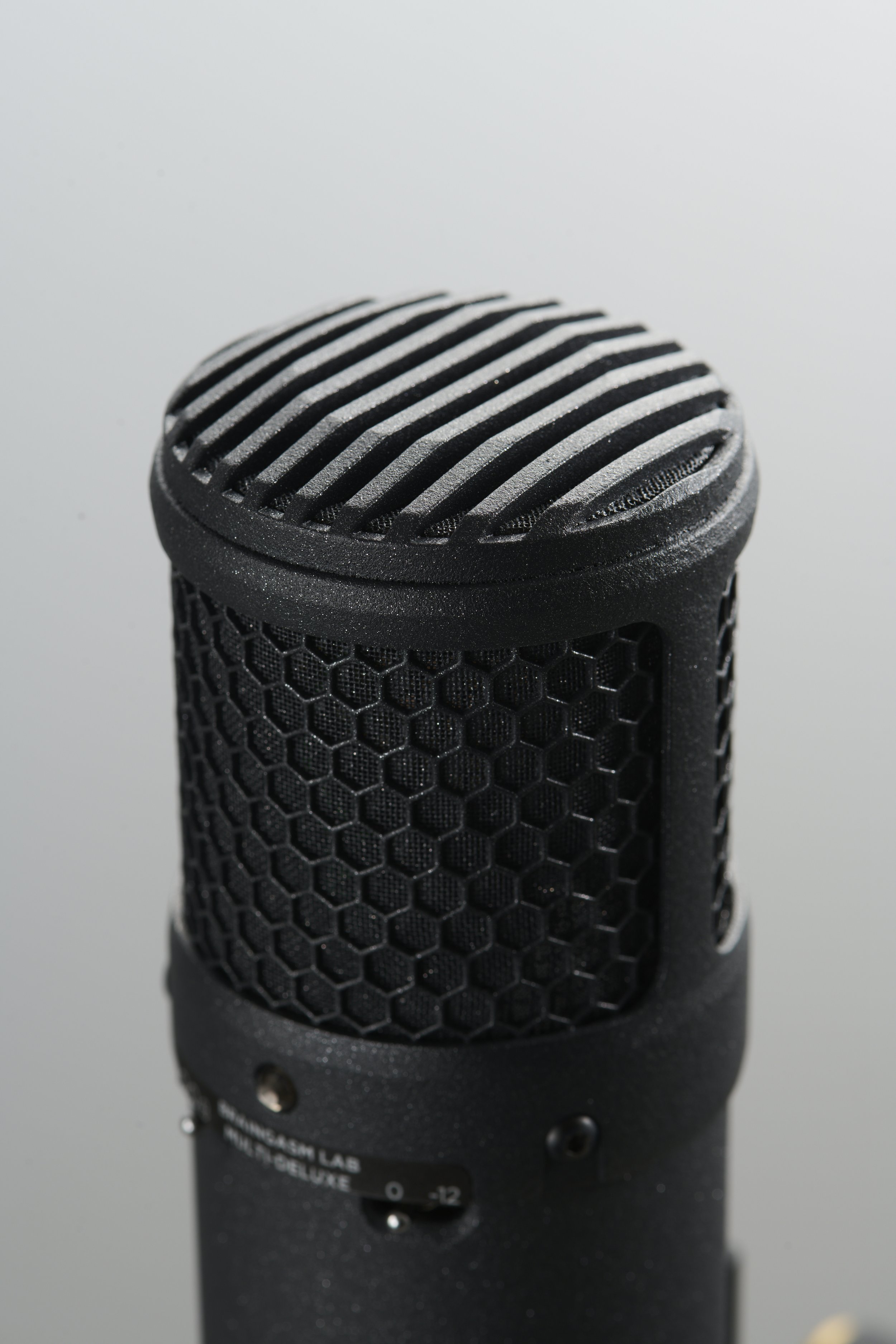 Braingasm_Multideluxe_Multipattern_Large_Diaphragm_Studio_Condenser_Vocal_Microphone_4.jpg