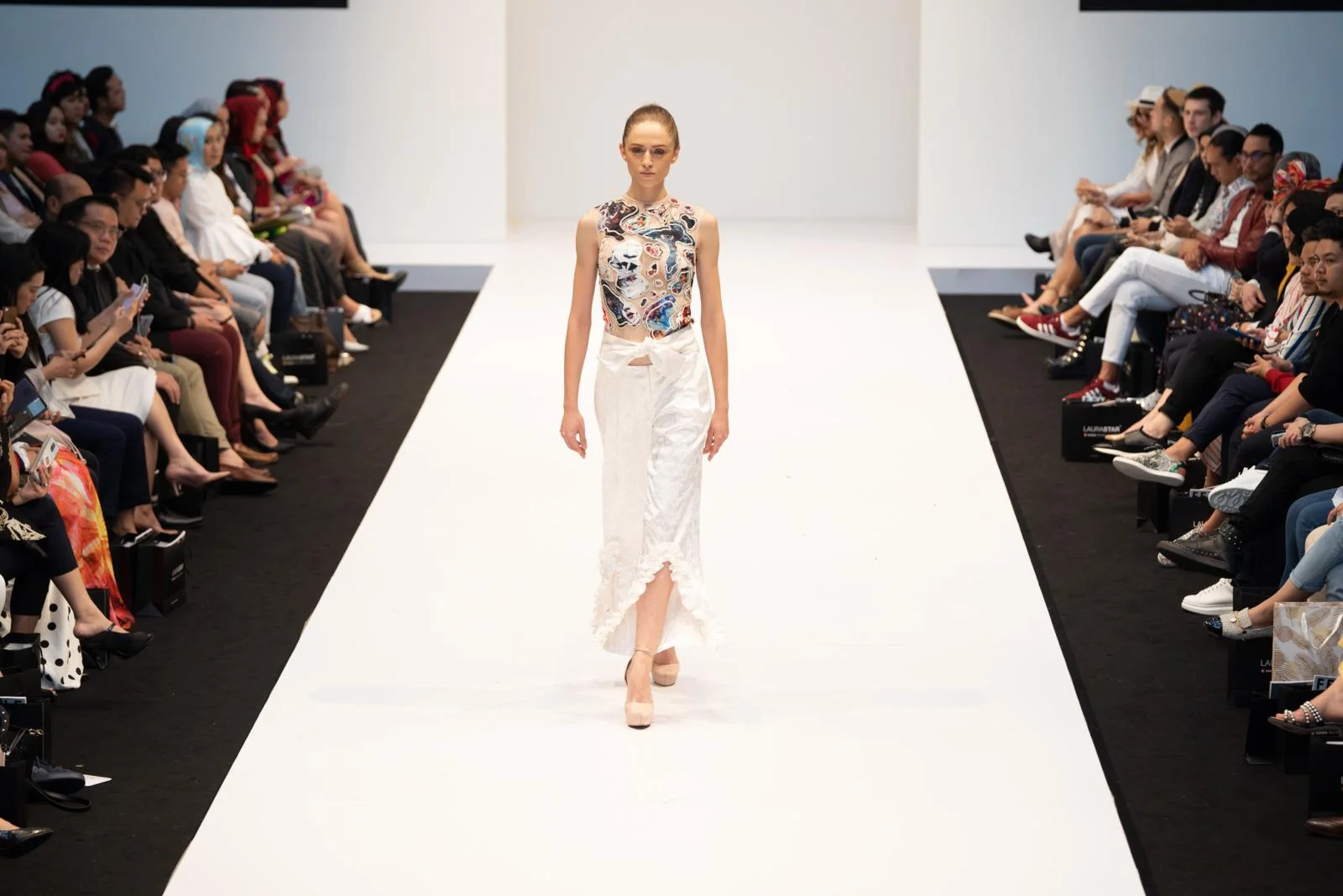 RF20180810_Tran Ti Thu-132_preview_maxWidth_1600_maxHeight_1600.jpg