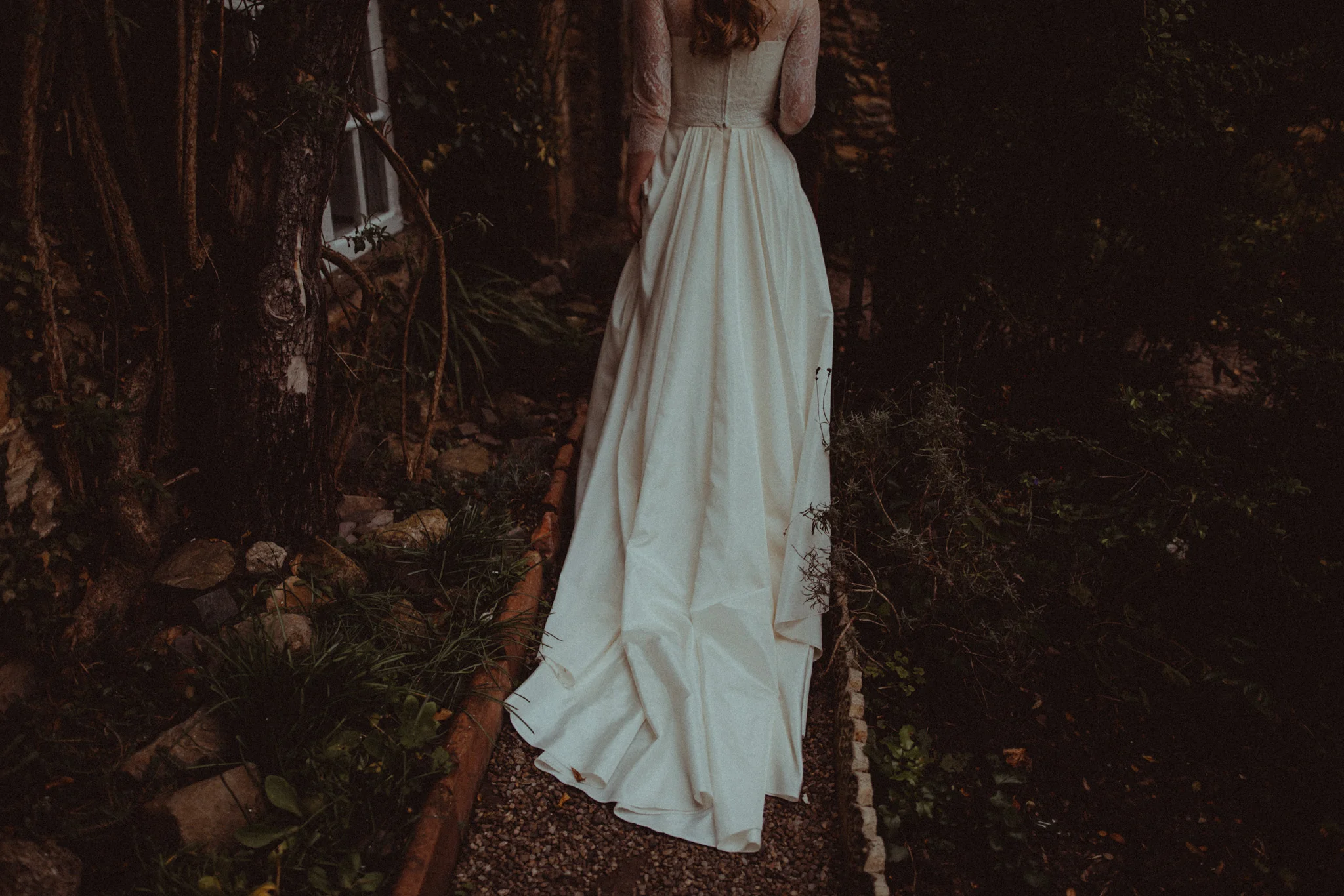 uk outdoor bohemian wedding ceremony