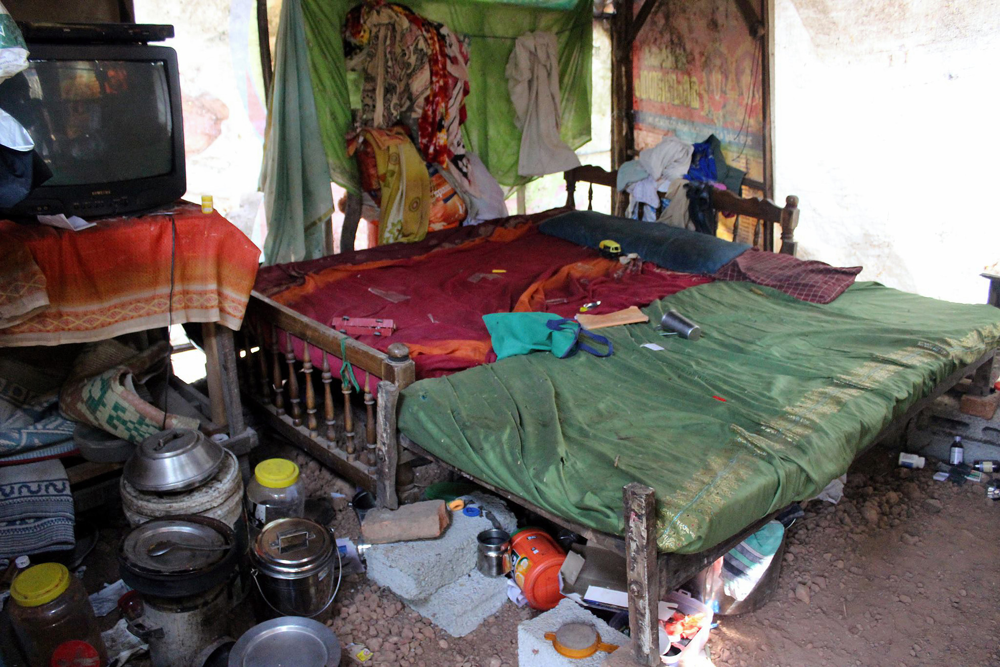 The basic conditions of many families who live below the Indian poverty line.