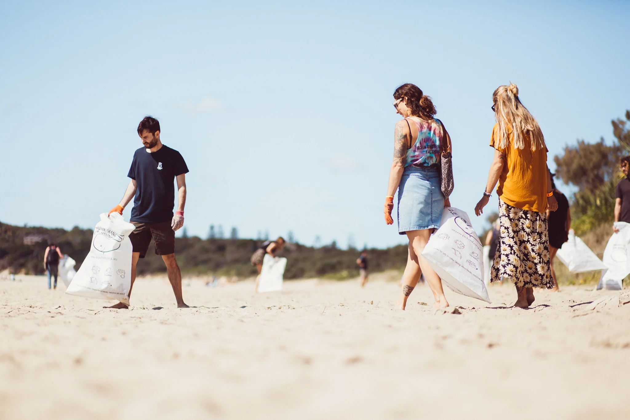 Byron Bay locals joined local non-profit and retail organisations to survey Main Beach, Byron Bay. Photography - Dane Scott Creative.