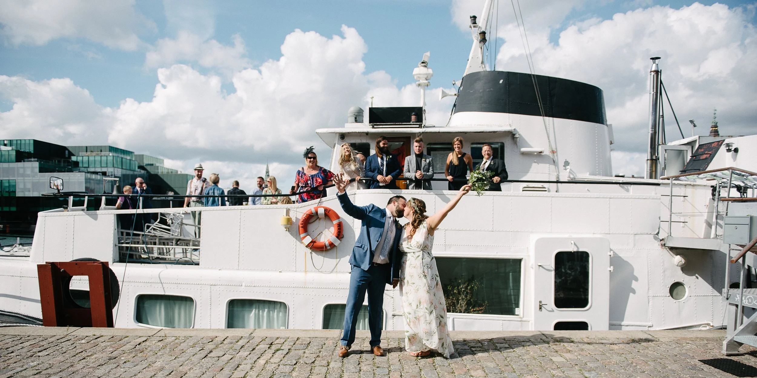 A houseboat and a wedding...