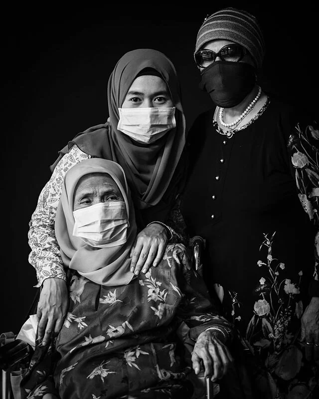 MASK /UNMASK #13

Fatimah, 63
Mariyah, 79
Puji Utami, 31

Today we saw the biggest spike of 287 new COVID-19 cases. 
As the frontliners struggle under the weight of the new onslaught, they need us, the backbenchers, to stem the spread in the communit