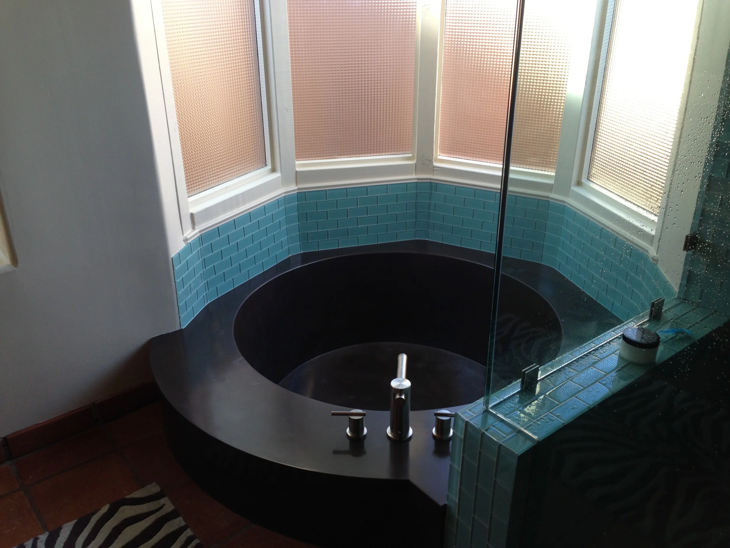 concrete tub, tub, concrete, custom, scottsdale, phoenix, Arizona, chandler, black tub