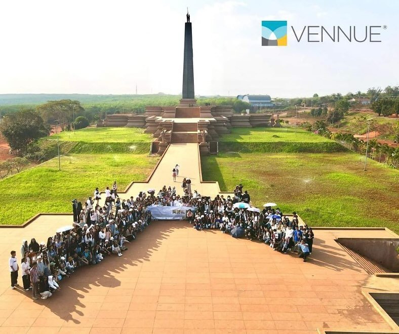 Highlights from a recent community outreach project organized by our amazing partner in Cambodia, @University of Puthisastra (UP). 

Vennue joined UP faculty to help lead 500 pharmacy student volunteers to visit beautiful Mondulkiri Province &mdash; 