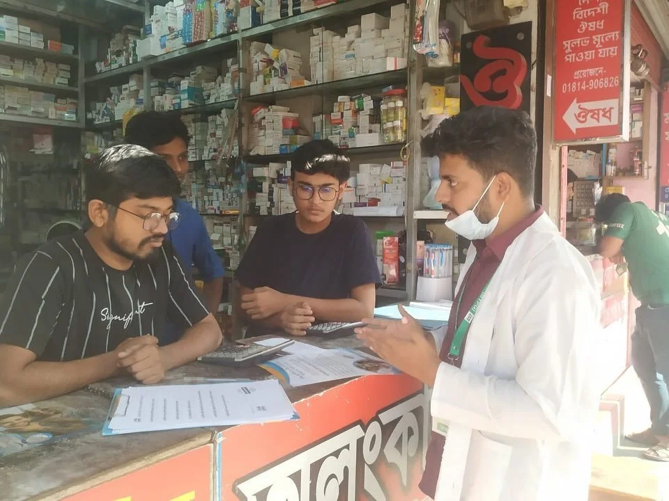 Please join us in thanking the Bangladesh Young Pharmacist Group (BPYG) for coordinating a terrific public health campaign to help fight 
Antimicrobial Resistance (AMR)!

Together we mobilized a team of 40 volunteers to visit hundreds of local pharma