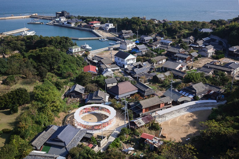 Inujima harbor.jpg