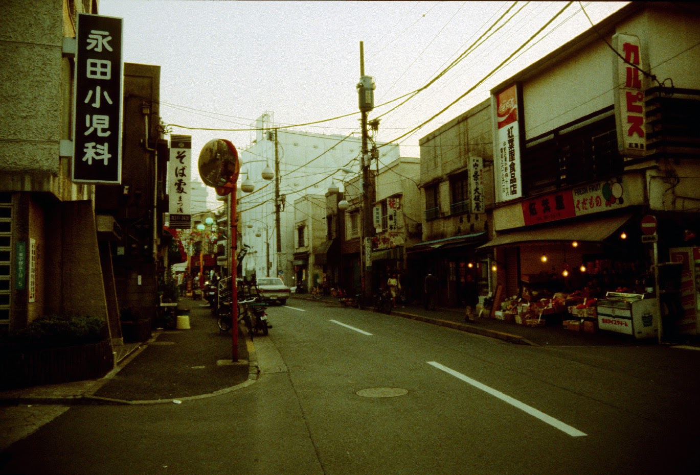 Tokyo Higashi Nakano 2006.jpg