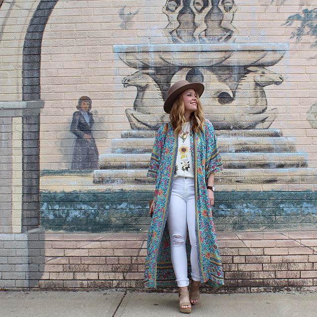 This kimono/duster is $25 and you probably need it. ☀️🌸👒 @liketoknow.it app http://liketk.it/2C2uW #liketkit #trustyourcloset #springstyle #amazonfashion #patternplay #lackofcolor