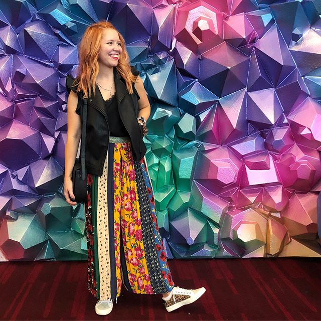 Having all the fun at Magic! ✨🛍 And these pants and sneaks are keeping me super comfy. &hearts;️ Follow me in the @liketoknow.it app to shop my outfit deets. Or follow the link here http://liketk.it/2E7iy and in my bio. #liketkit #trustyourcloset #f