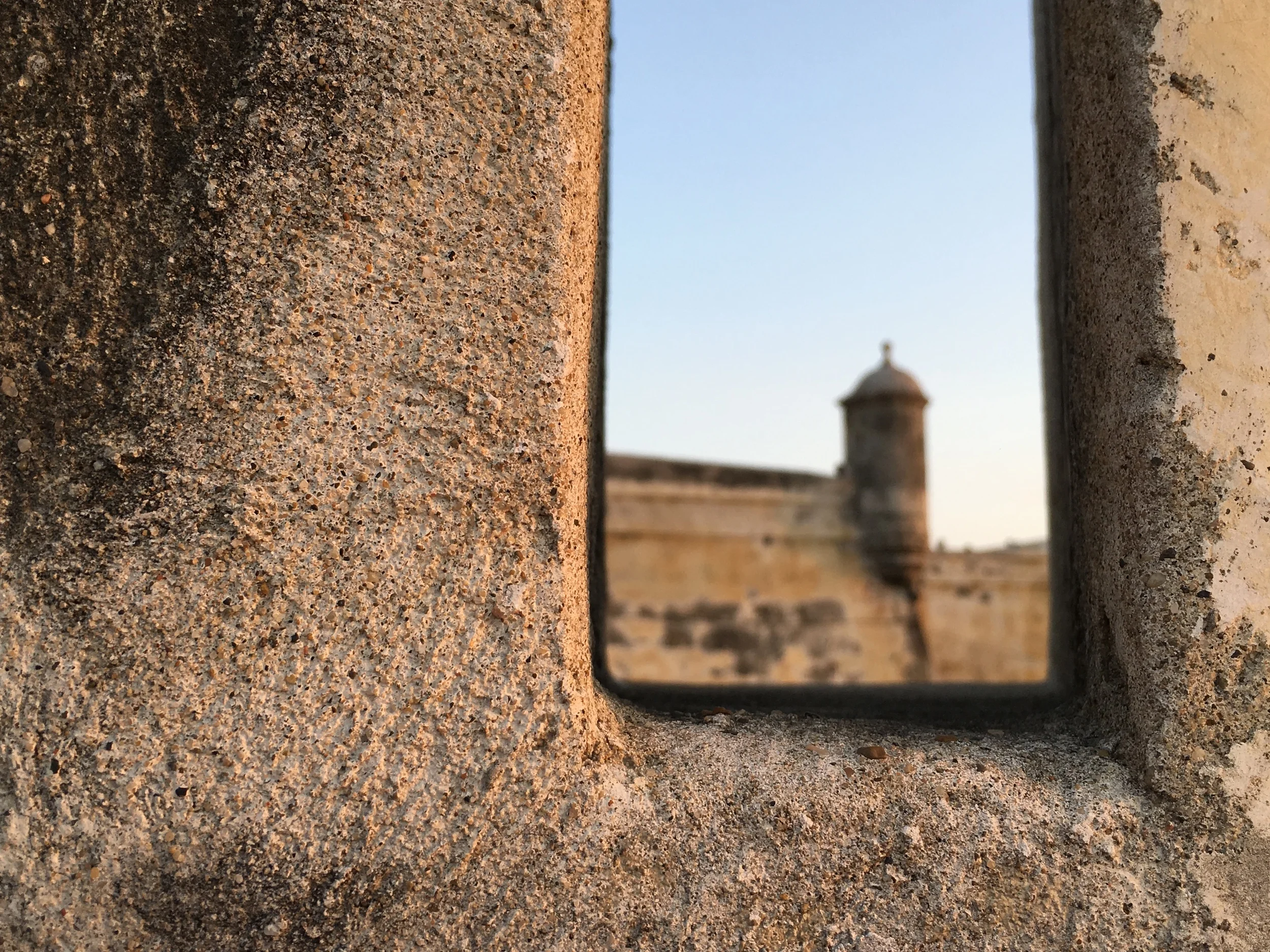 Changing scenarios: memories, texture and composition