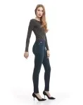yoga-jeans-fw18-1757-R32-Hampton-02-1.jpg