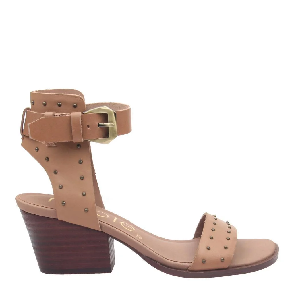 amabel.brown-sugar.right.1024.jpg