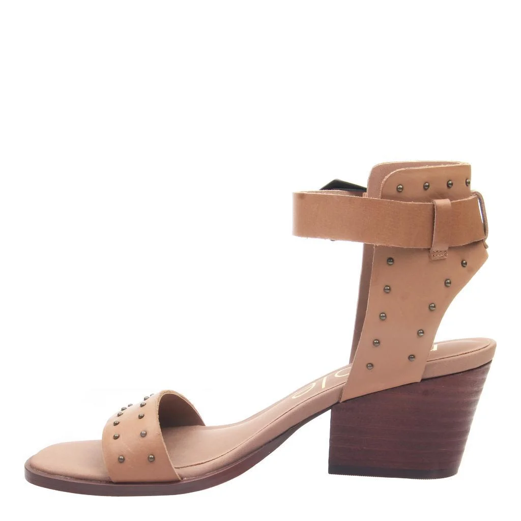 amabel.brown-sugar.left.1024.jpg