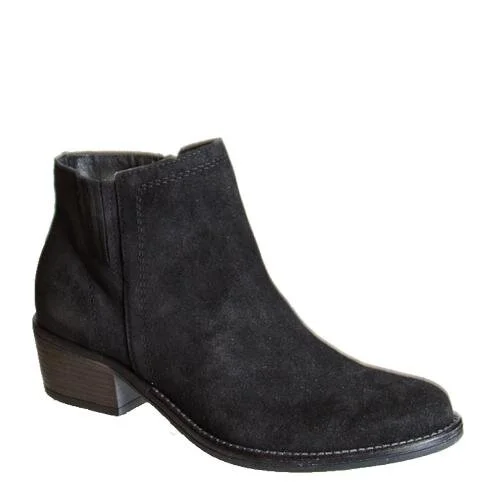 blossom.black.standard.0500.jpg