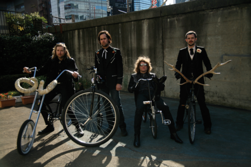 ate-onde-deu-pra-ir-de-bicicleta-the-killers-read-my-mind.png