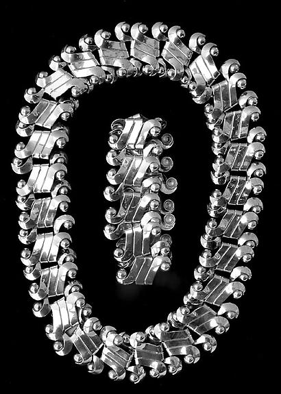 Curls & Twists Necklace & Bracelet