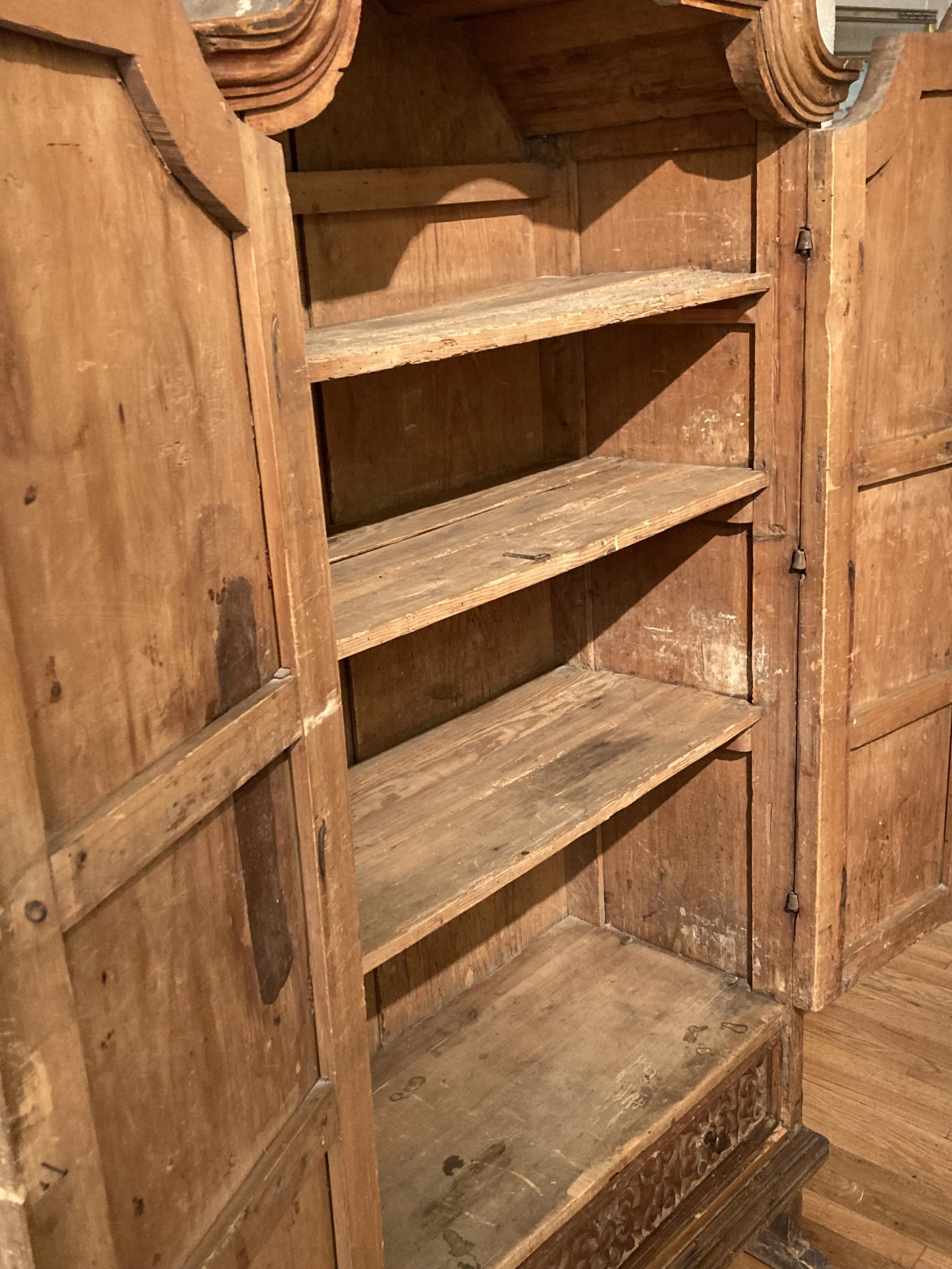 Cabinet 3.jpg