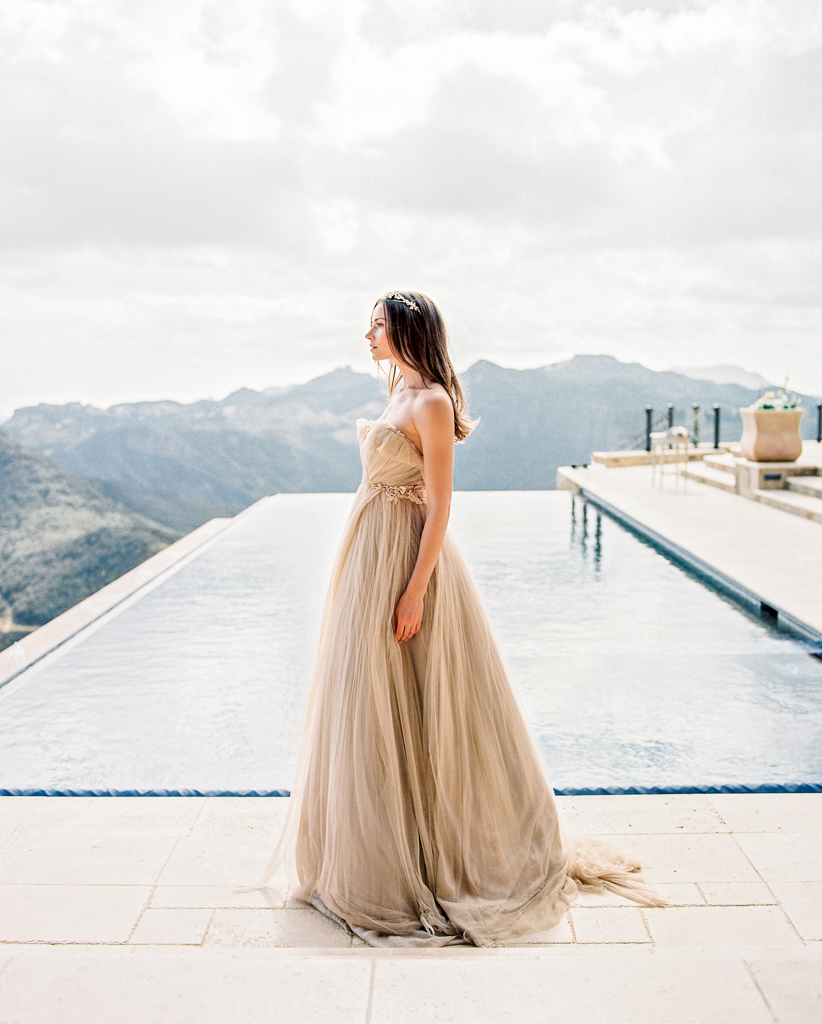 Flowy Bridal Dress Ideas Samuelle Couture Wedding Gown