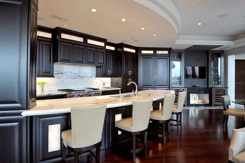 CRESCENT 905 kitchen.jpg