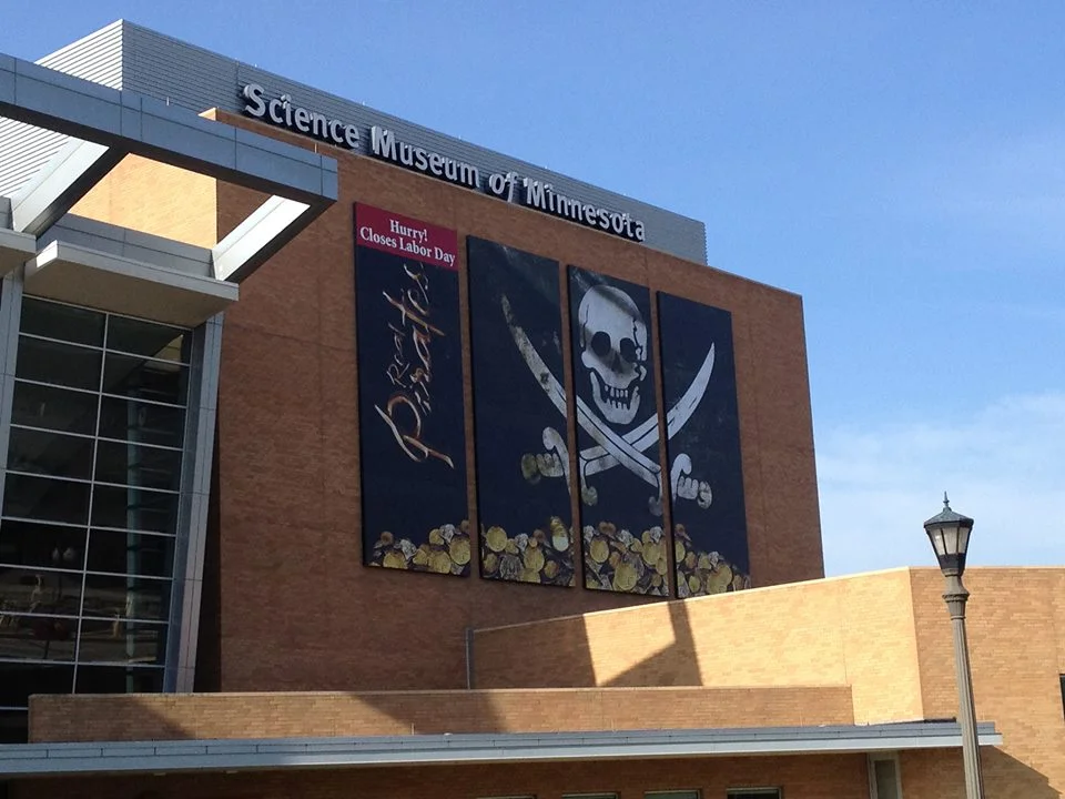 Banners And Signage Resolution Graphics