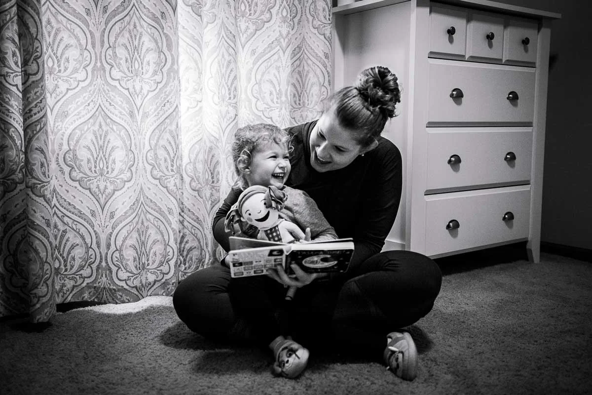Helping Daddy - Crown Point, IN Storytelling Photography
