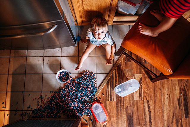 I just wanted to pee alone...lesson learned... #dpc_mothersview

Welcome to #documentaryphotochallenge loop...where the photographers are amazing storytellers &amp; some of the coolest chics I know. 📷
Next up is: @briony.walker 
##lovinreallife #kfo