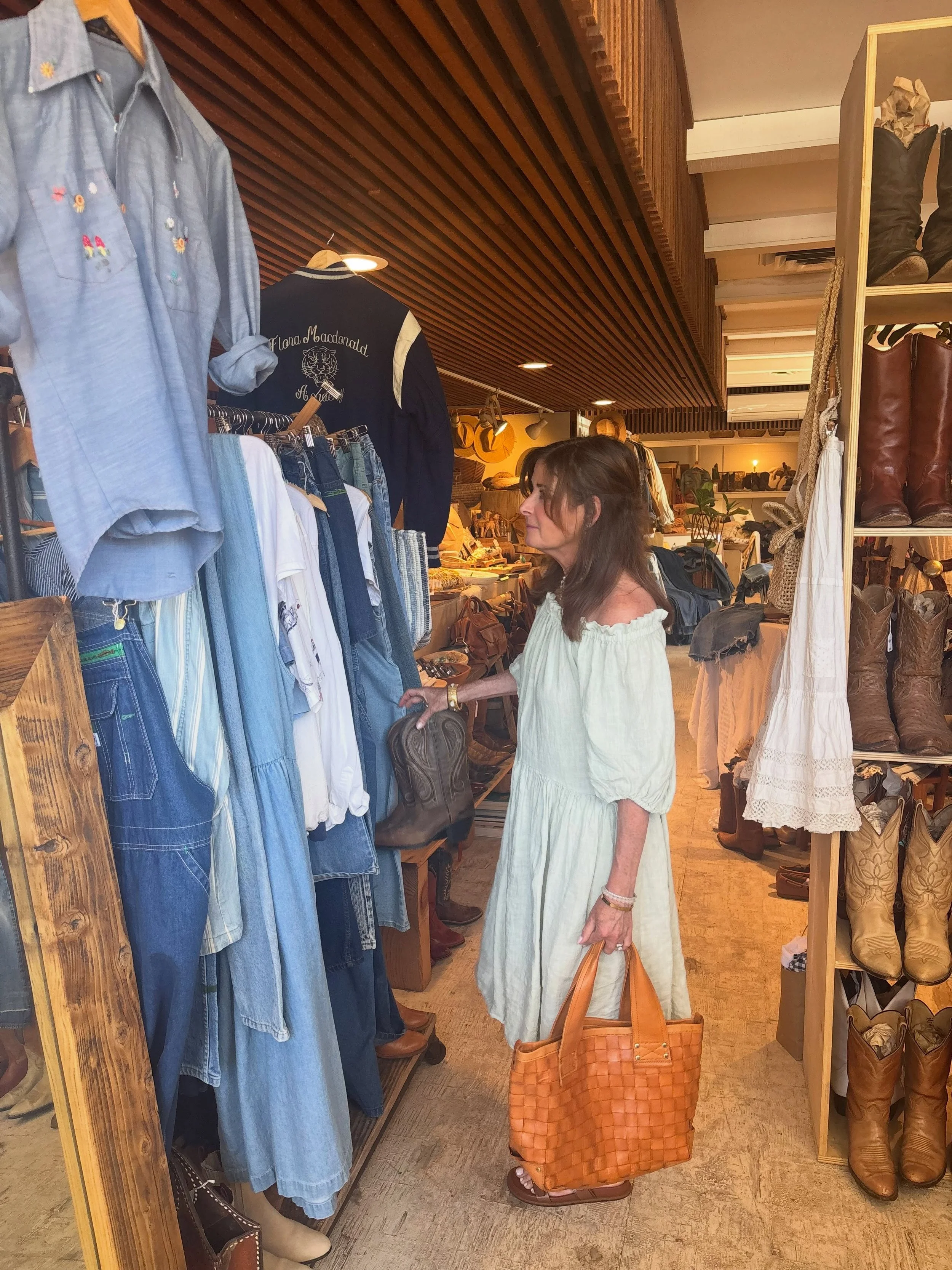 Thrifting! 🛍️👖💕