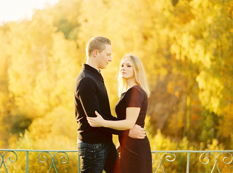 Autumnal Loveshoot at La Hulpe, Belgium / Shooting de couple argentique à la Hulpe, Belgique