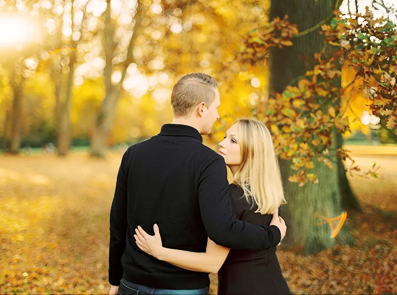 Autumnal Loveshoot at La Hulpe, Belgium / Shooting de couple argentique à la Hulpe, Belgique
