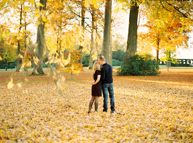 Autumnal Loveshoot at La Hulpe, Belgium / Shooting de couple argentique à la Hulpe, Belgique