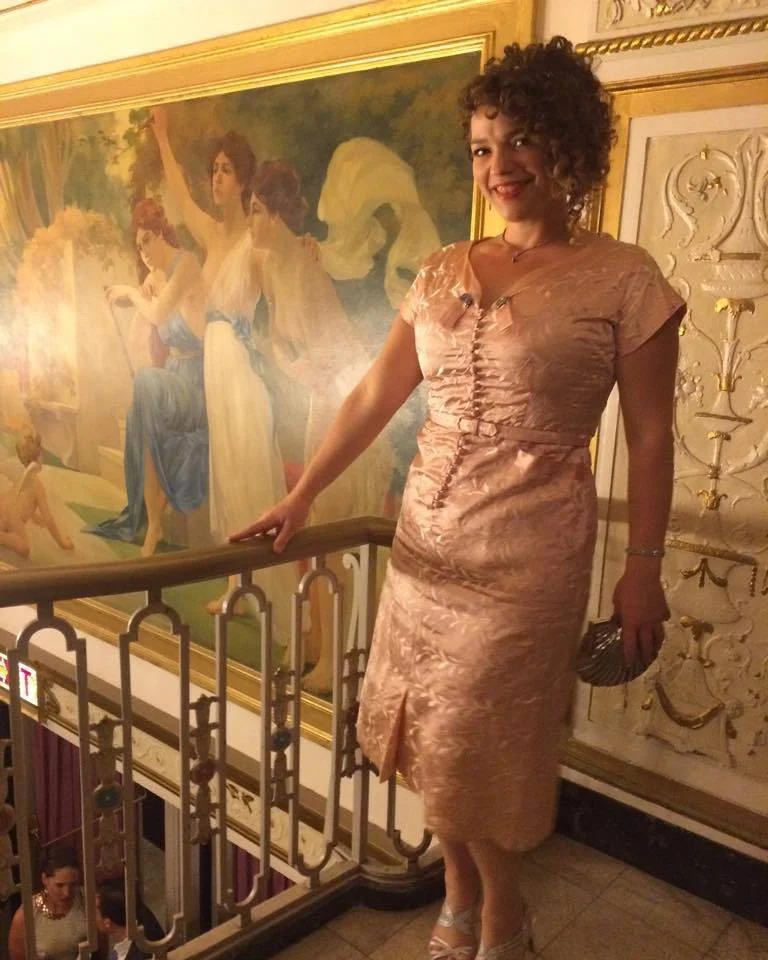 Spotted at the Ivy awards wearing a 1950's peach brocade dress from Via's Vintage. 
