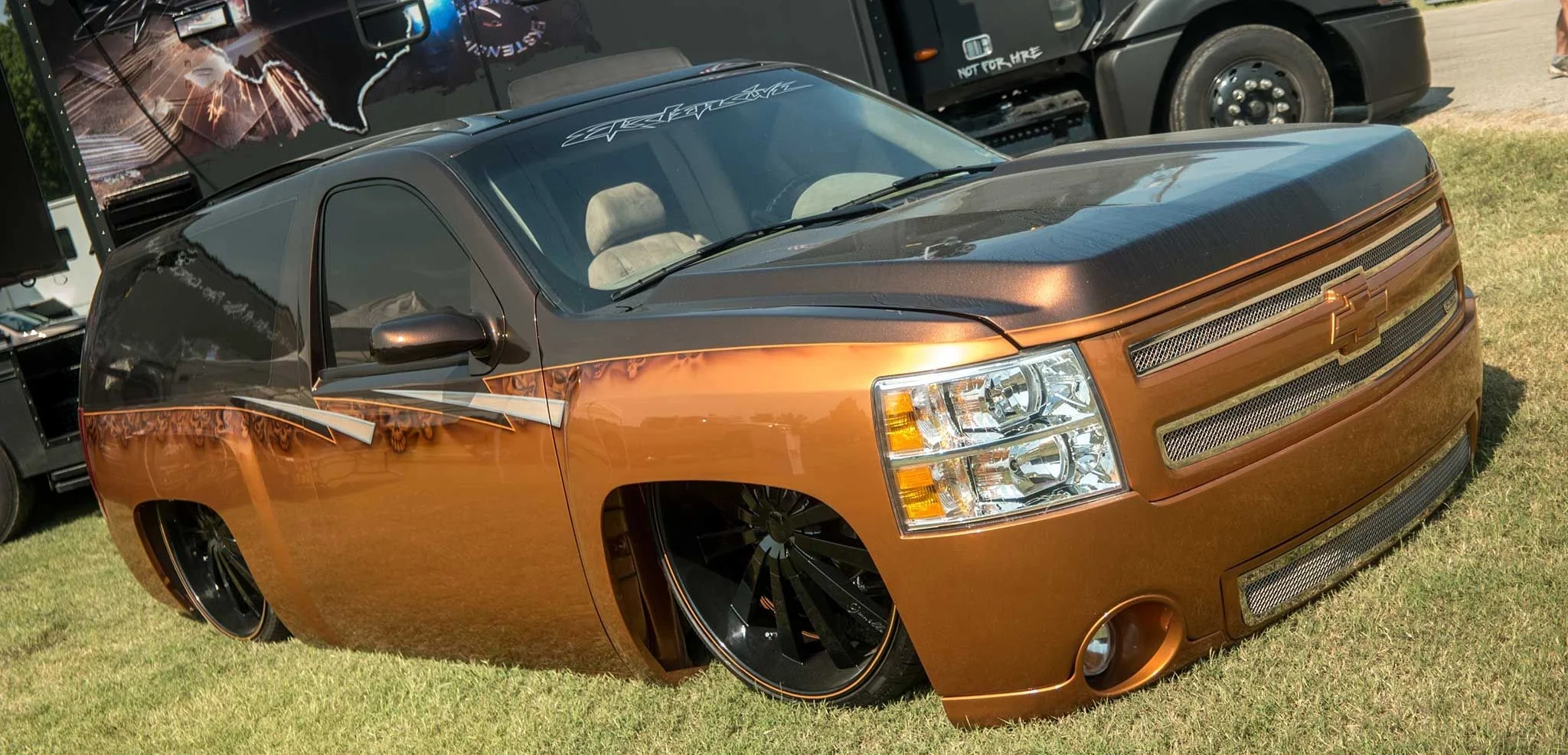 relaxed-all-stars-2015-event-ekstensive-turban-2011-custom-chevy-tahoe-1.jpg