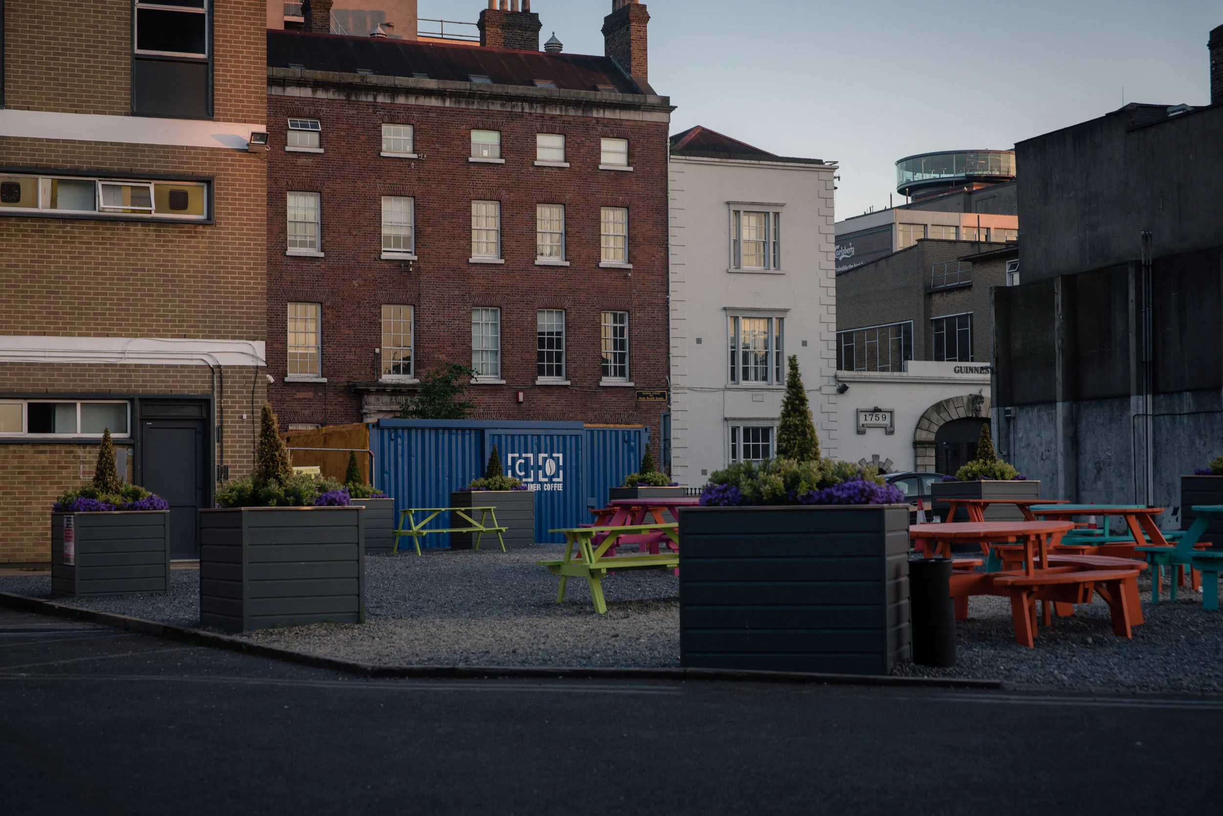 That blue box is actually a really good coffee place. 