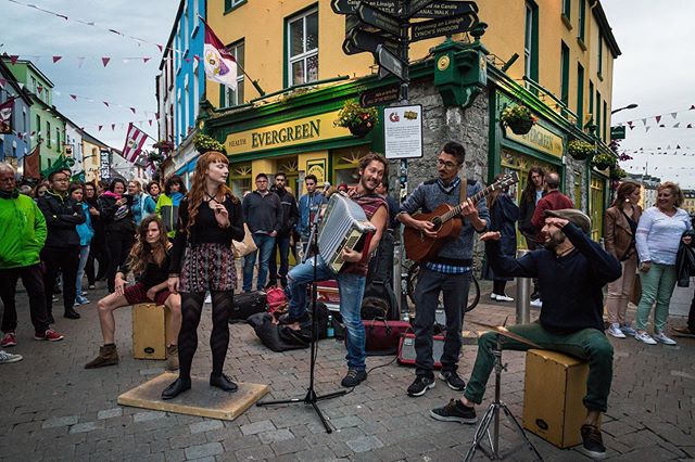 Street performances in Galway were my favorite part. Especially by Bianco Sporco. &bull;
&bull;
&bull;
#galway #irish_daily #ireland #irish #ireland🍀 #irish🍀 #wanderlust #galwayireland #travelbug #travelgram #instatravel #traveltheworld #europe #tr