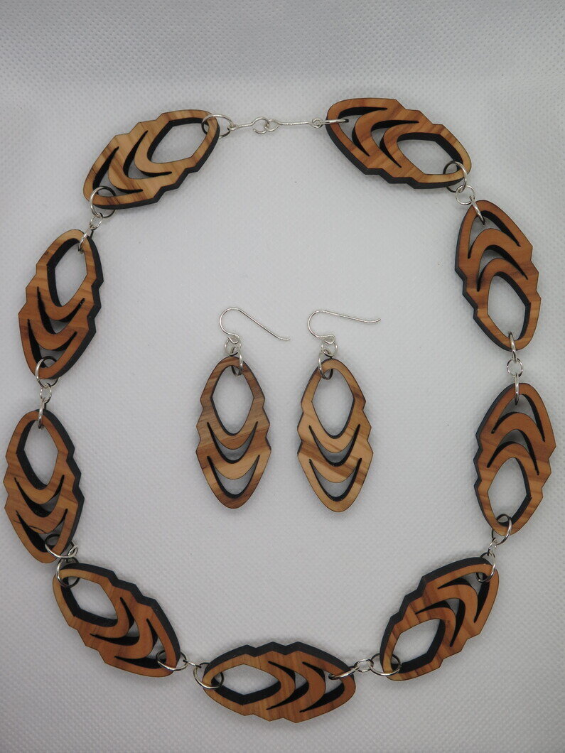 olive-wood-links-necklace-and-earrings-set.jpg