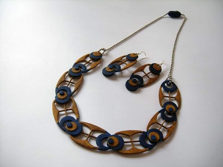 3d-printed-necklace-and-earrings-blue-and-brown.jpg