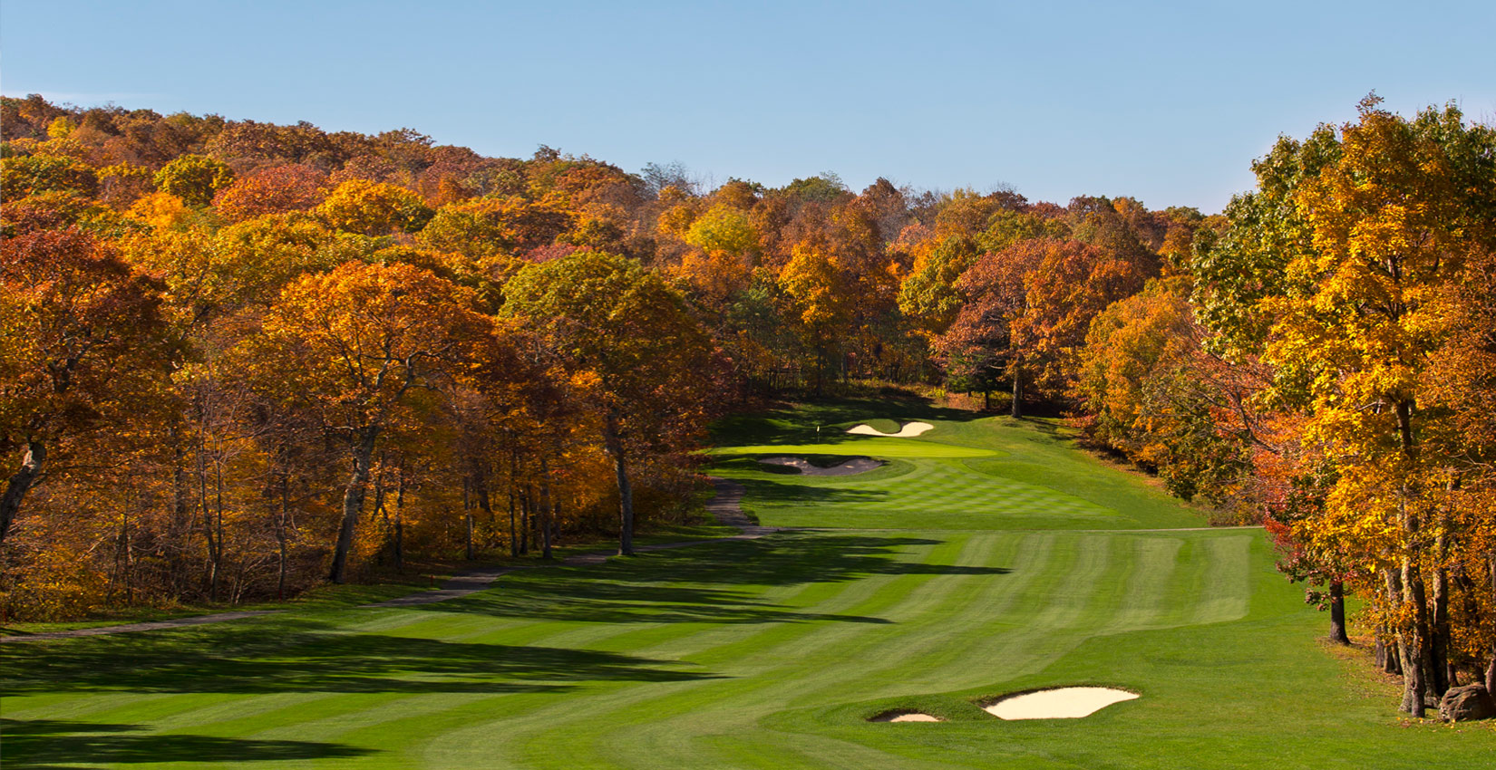 Two courses. Two completely different experiences . Stoney Creek in the valley is open to the public. Devils Knob , on the mountain with the Devils Grill Restaurant featuring an eclectic menu specializing in American cuisine, is for Wintergreen Resort's guests and members. There are well-run tournaments held throughout the season.