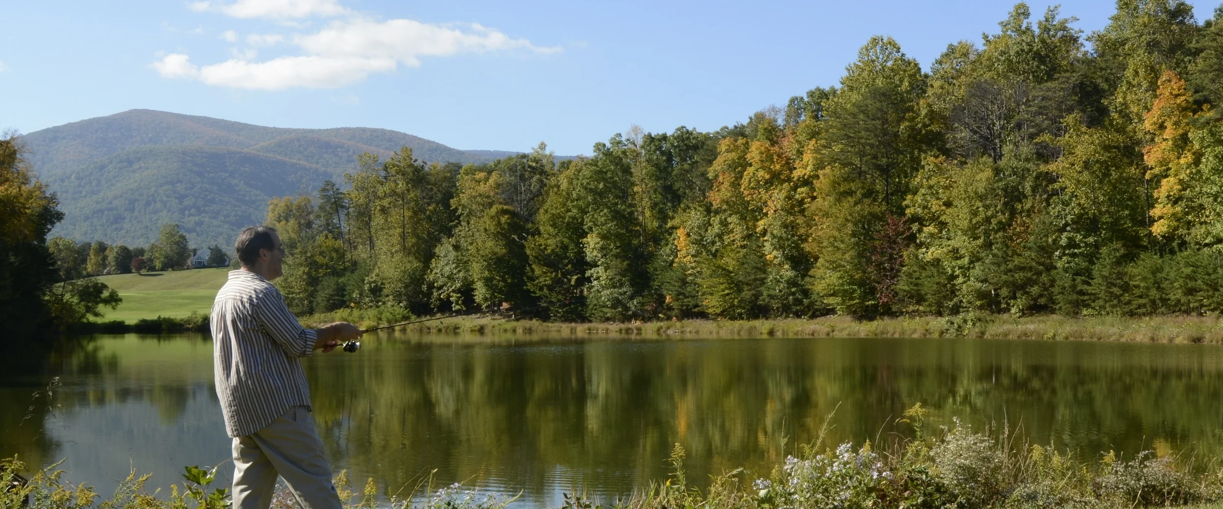 In the valley there is a stocked trout steam and a dozen lakes for the use of Wintergreen property owners. Details here .