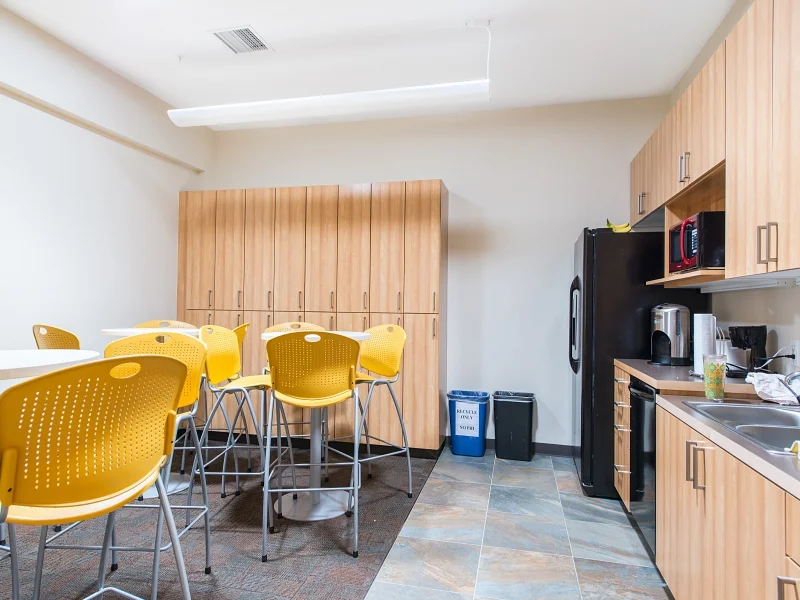 1749820_Kitchen_800x600.jpg