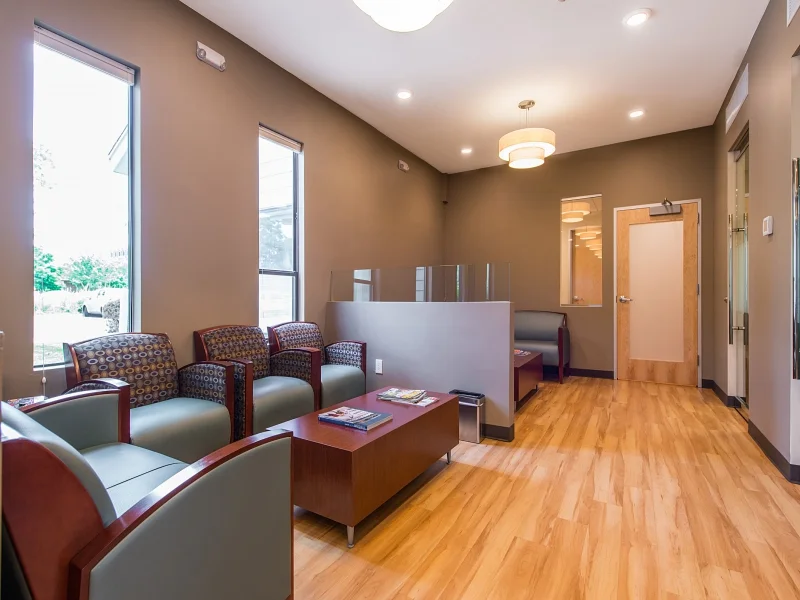 1749834_Waiting-Room_800x600.jpg