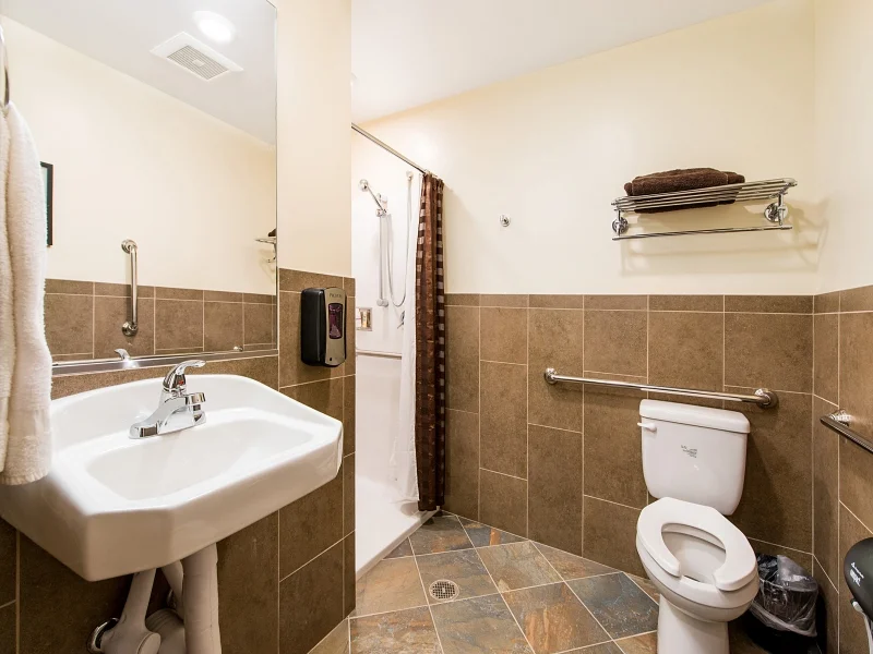 1749815_Bathroom_800x600.jpg
