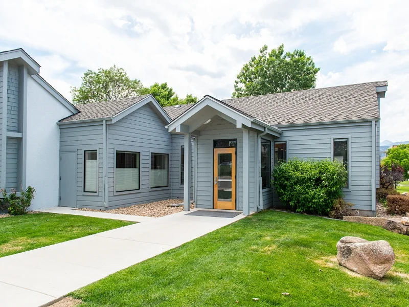 1749816_Exterior_800x600.jpg