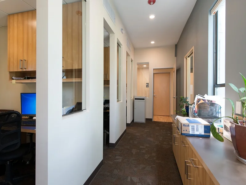 1749817_Hallway_800x600.jpg