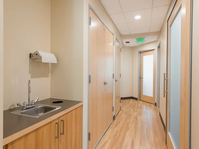 1749819_Hallway_800x600.jpg
