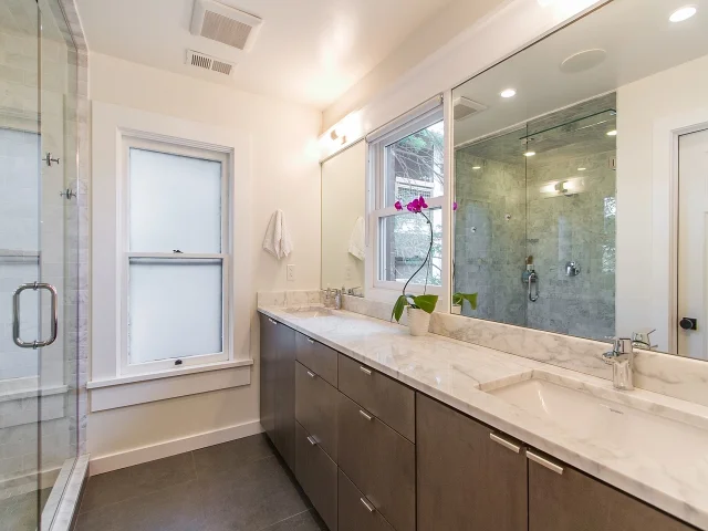 1750121_Master-Bathroom_640x480.jpg