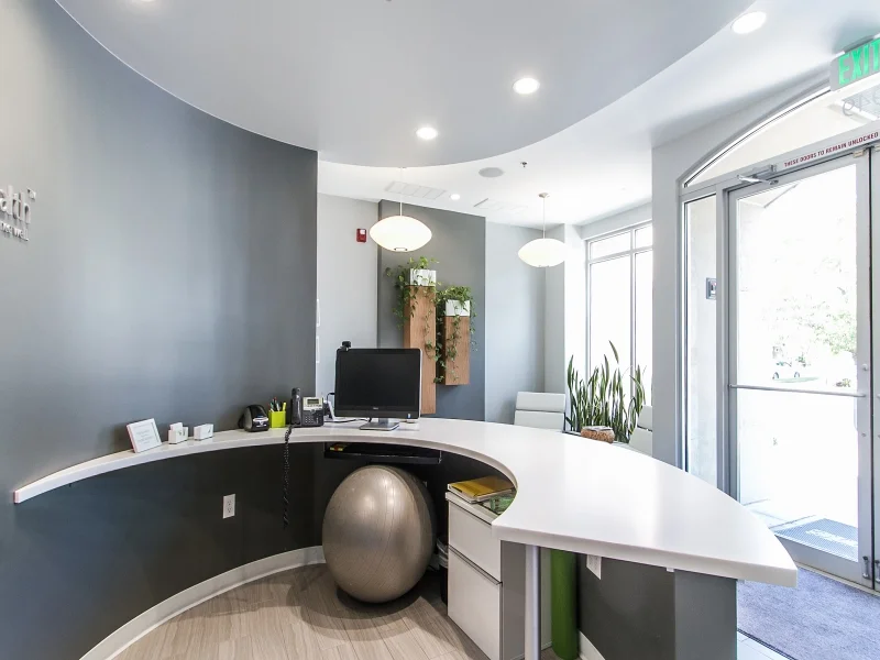 1762043_Reception-Desk_800x600.jpg
