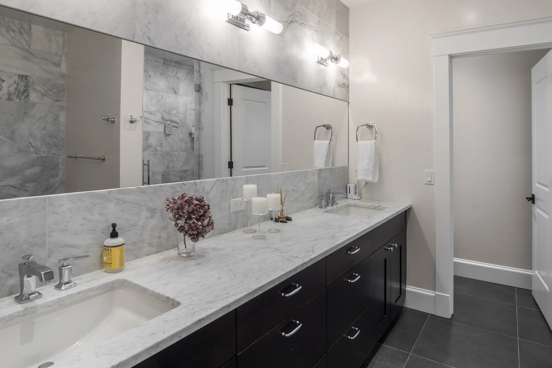 MasterBath_1800x1200_2088375.jpg