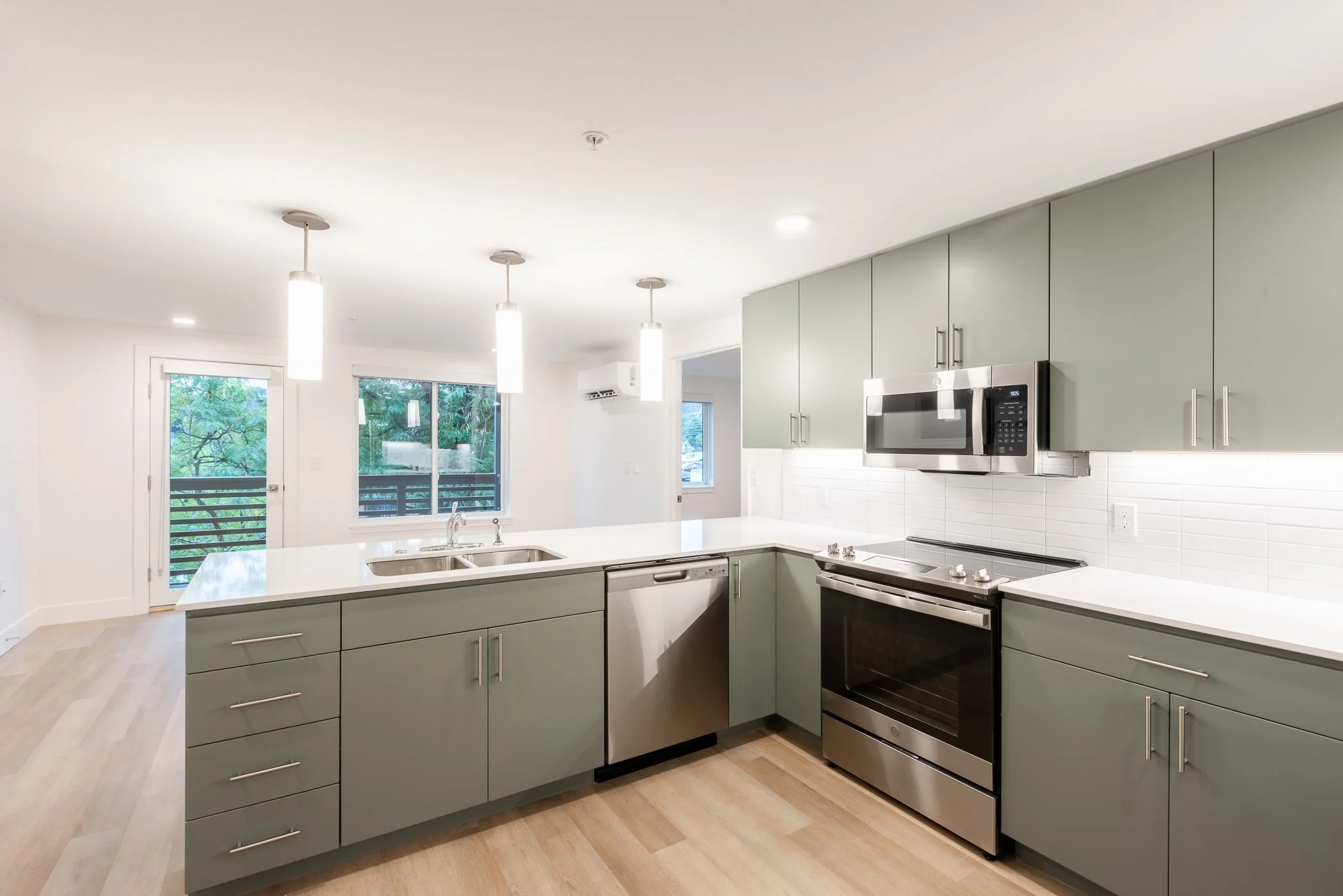 1024 Marine St-39 - Web.jpg