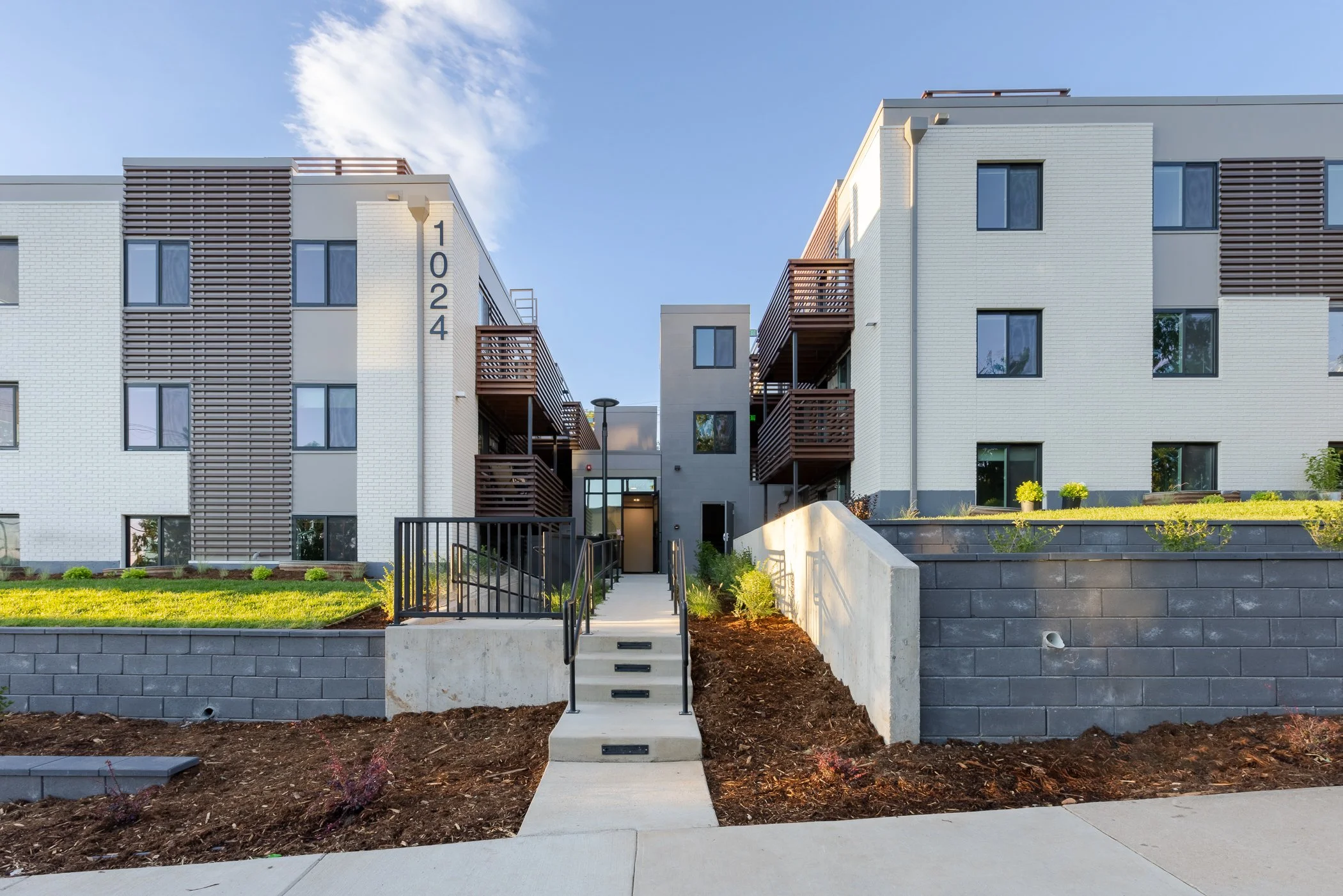 1024 Marine St-55 - Web.jpg